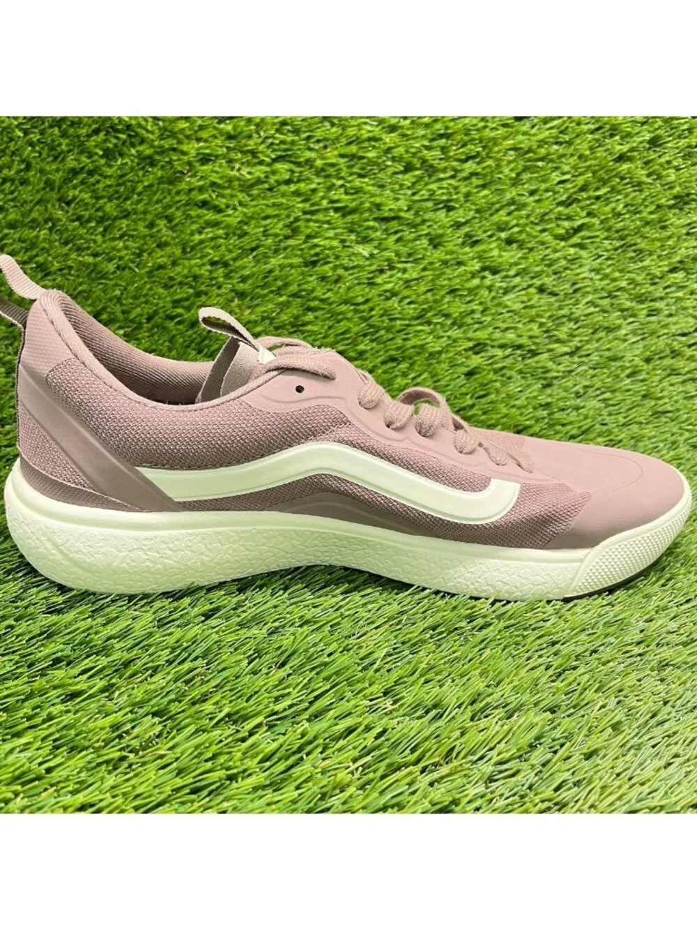 Vans UltraRange EXO Mauve Mist Mens Size 9.5 Womens 11 Athletic Shoes Sneakers